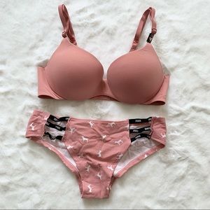 VS | Incredible Lightly Lined Demi Bra and Undie